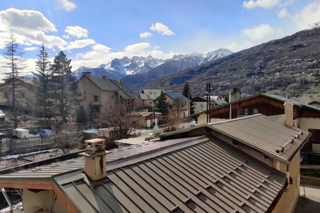 Maison calme indépendante et vue sur les montagnes Briançon Exterior foto